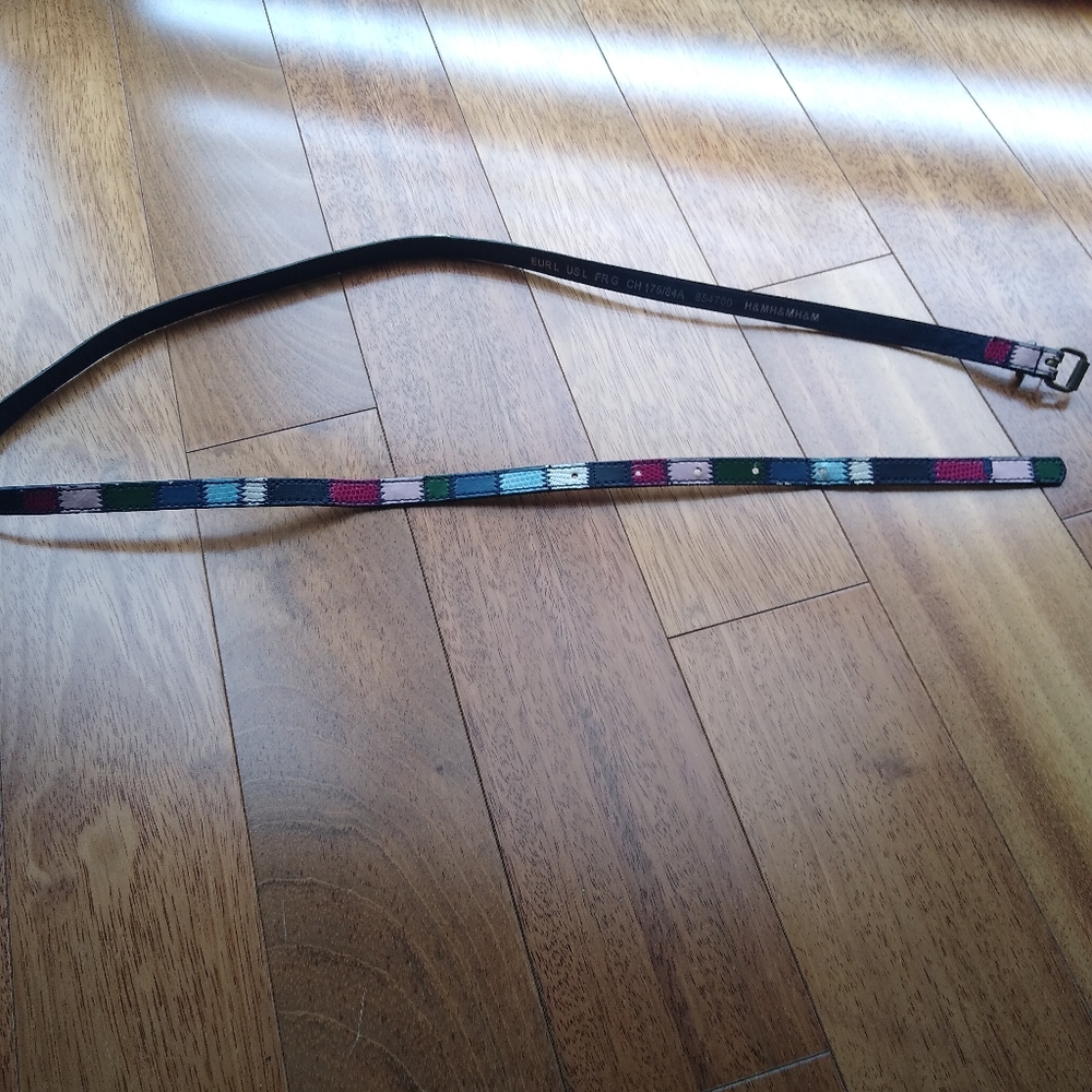 Multicolored thin belt